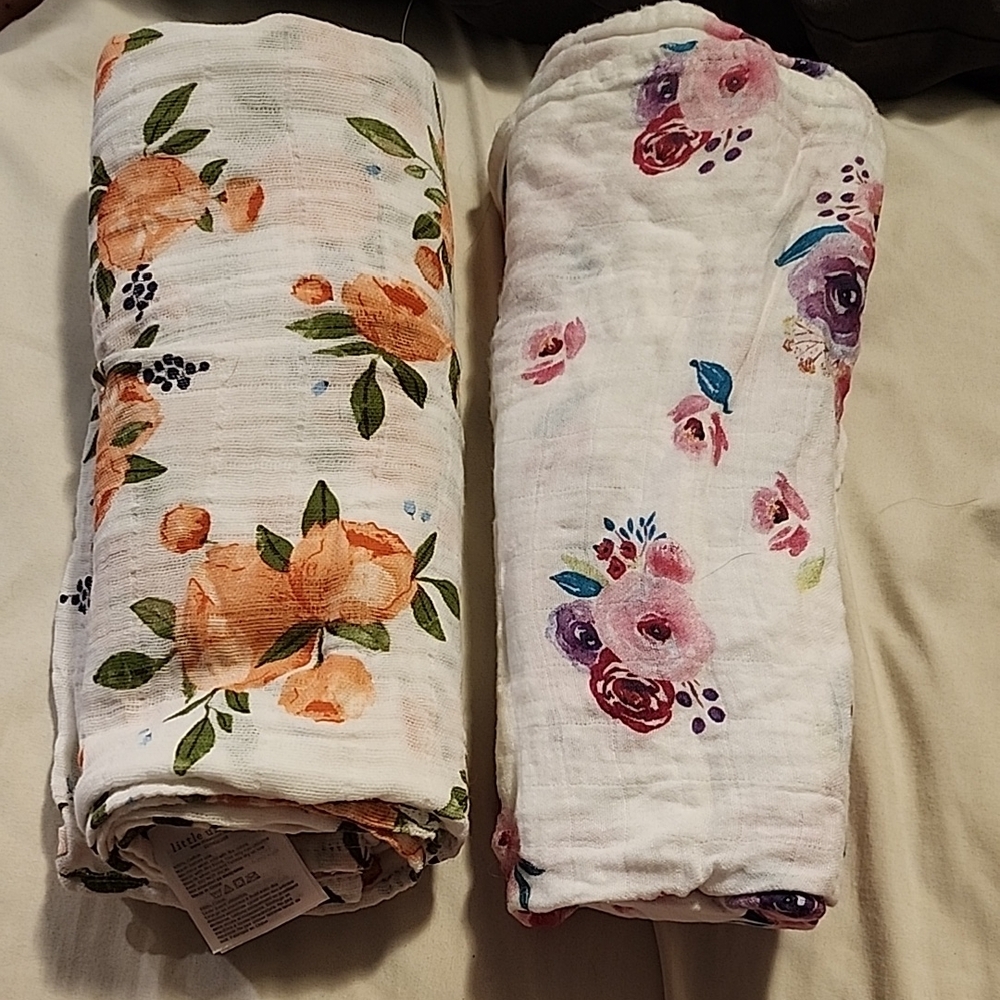 Charming Floral Muslin Swaddle Set